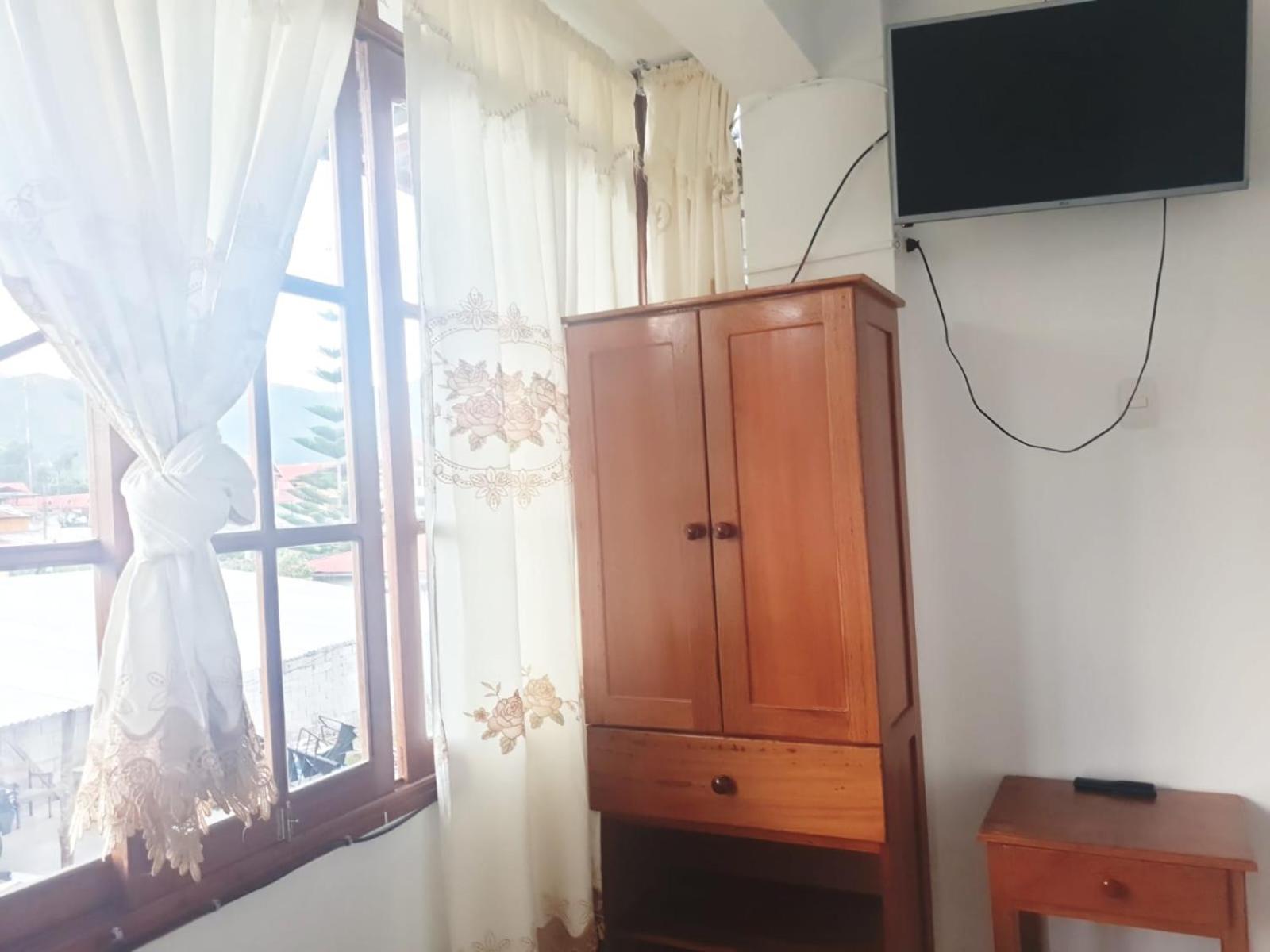 Hospedaje Olguita Оксапампа Екстериор снимка